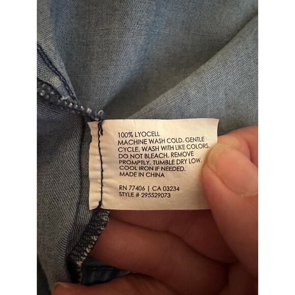 Club Monaco Women's Long Sleeve Chambray Casual Button Down Shirt Size L… - Picture 7 of 7